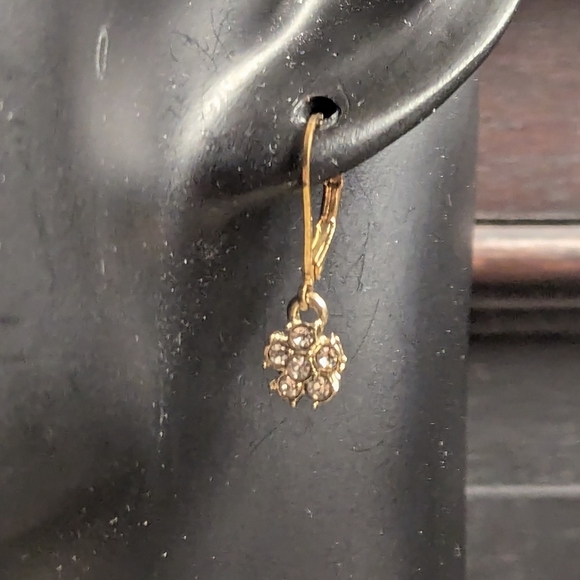 Elegant 18 kt gp Gold Rhinestone Flower drop Earrings - Picture 3 of 10